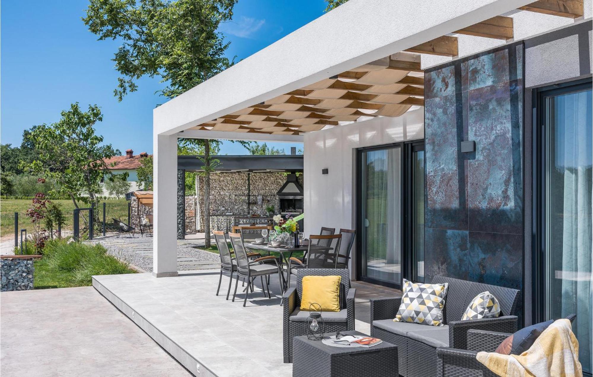 Beautiful Home In Tinjan With Jacuzzi Exterior foto